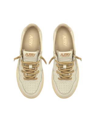 Sneakers Medalist Low aus Leder in Weiß und
  Lurex-Details in Gold