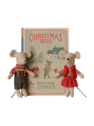 Weihnachts-Zwillingsmäuse, kleine Schwester und Bruder im Buch