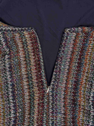 Langes Kleid aus Streifenstrick