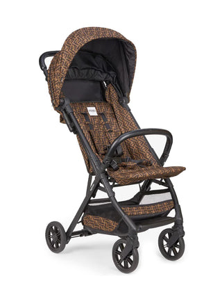 Kinderwagen mit FF-Logo aus Stoff