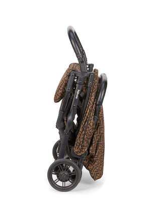 Kinderwagen mit FF-Logo aus Stoff