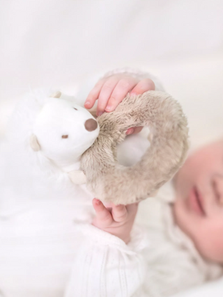 Babyrassel Leon Igel - Ecru