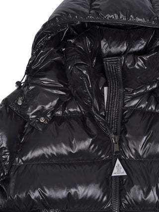 Maire kurze Daunenjacke mit Kapuze