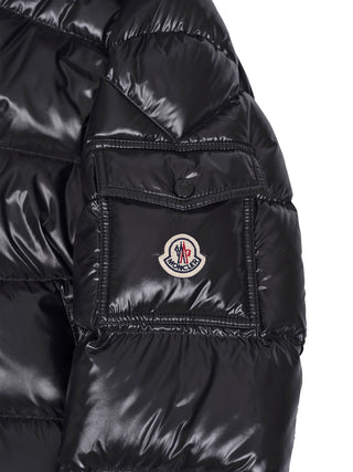 Maire kurze Daunenjacke mit Kapuze