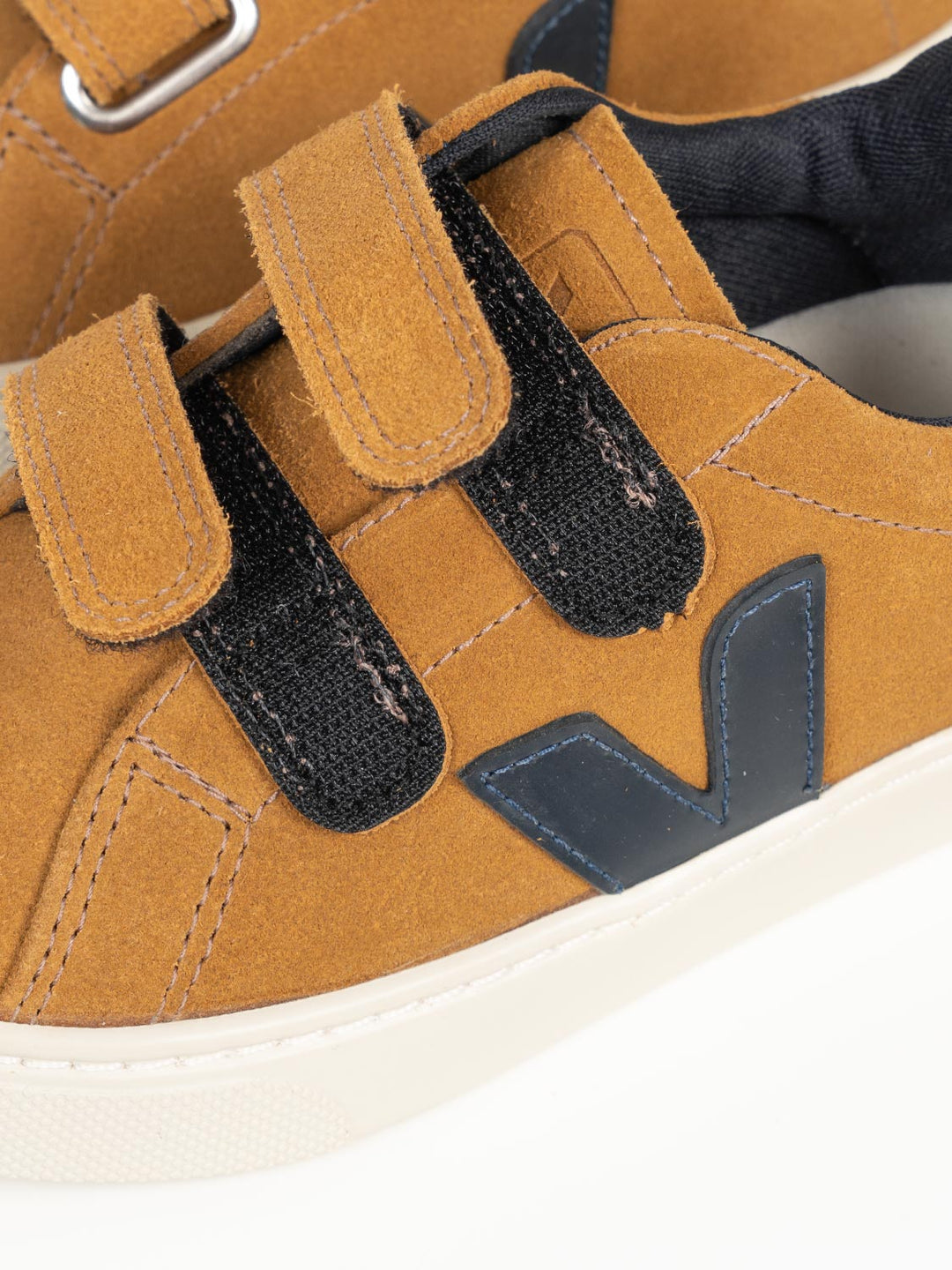 Klettverschluss-Sneaker aus Wildleder - Camel