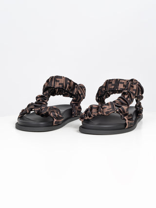 Sandalen mit FF-Muster